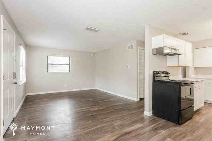 2265 W 13th St - Photo 6 of 12