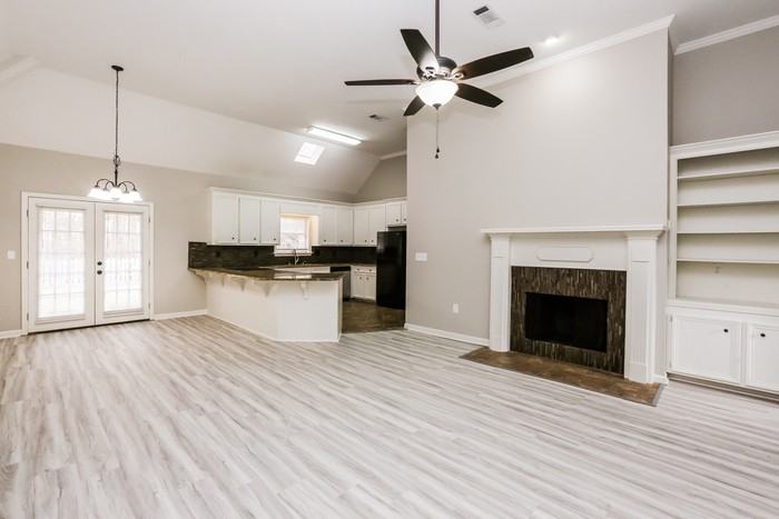 206 Overland Ln - Photo 3 of 10