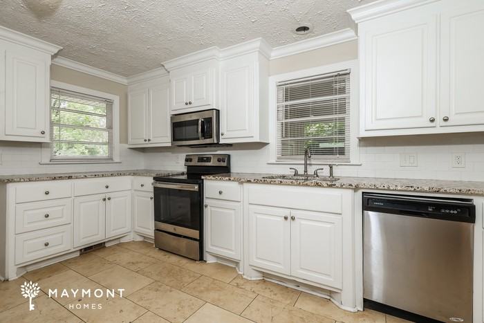 1434 Winchester St - Photo 6 of 12