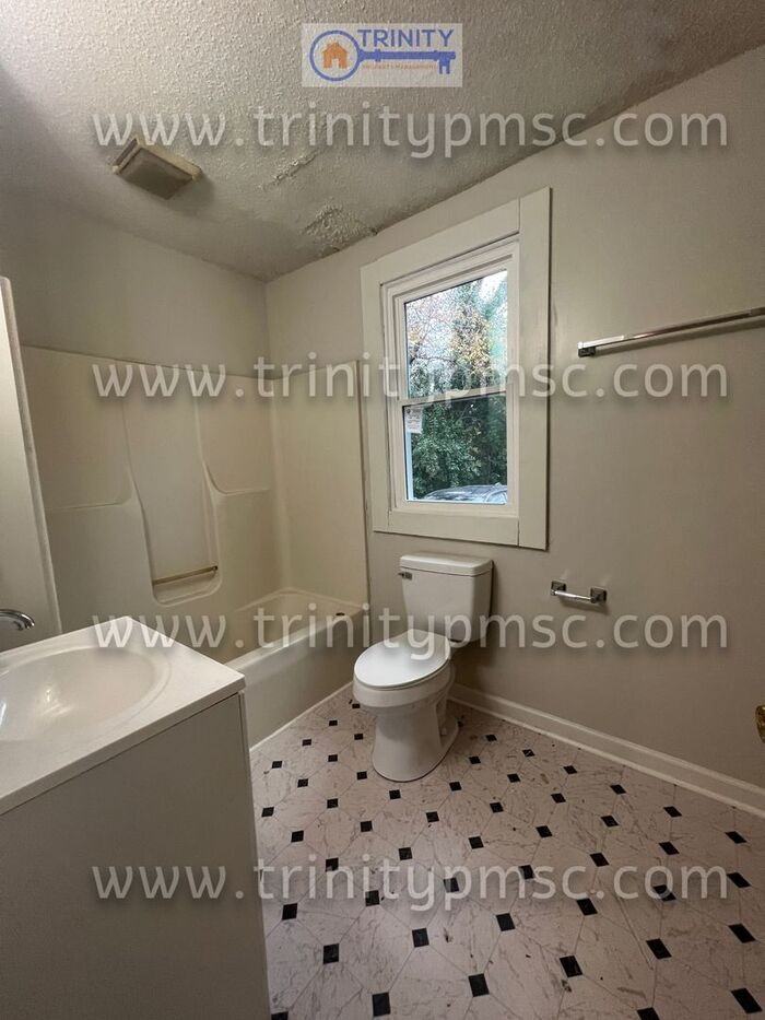 809 Edgefield St #B - Photo 3 of 8