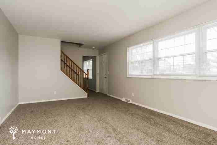 7938 Seward Ave - Photo 7 of 14