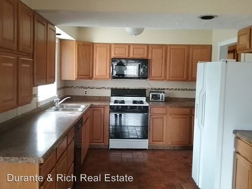 2917 E Wonder Lake Rd - Photo 3 of 17