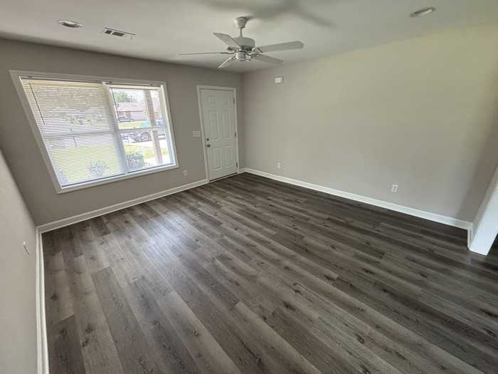 188 Bradford Cir - Photo 2 of 23