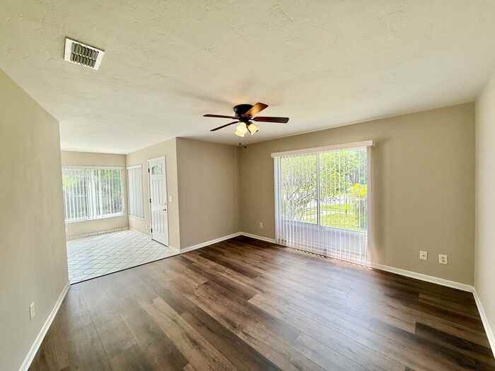 1636 Brentlawn St - Photo 2 of 29