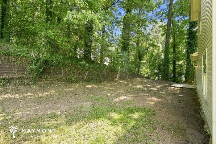 219 Lakeview Dr - Photo 3 of 3