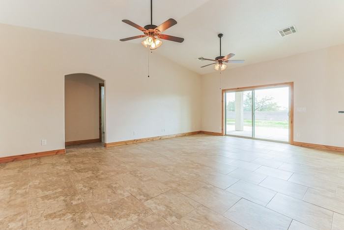 6776 N Overfield Rd - Photo 2 of 15
