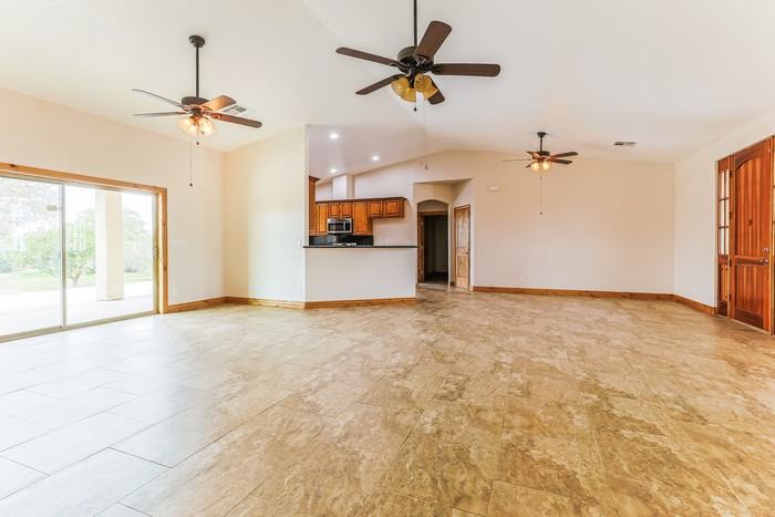 6776 N Overfield Rd - Photo 3 of 15