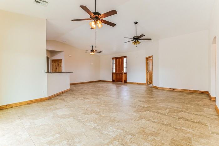 6776 N Overfield Rd - Photo 4 of 15