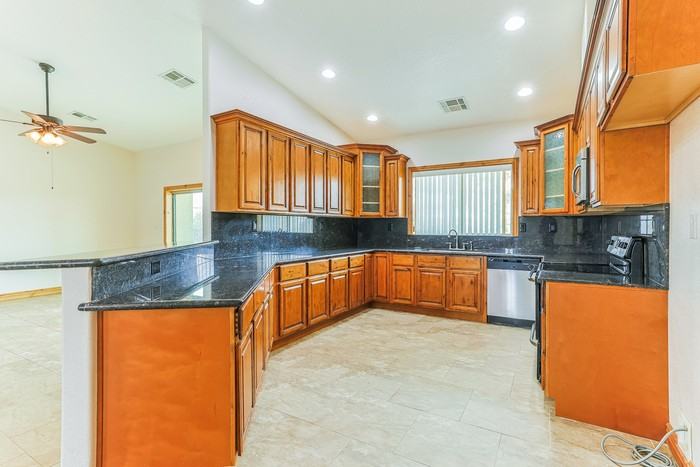 6776 N Overfield Rd - Photo 5 of 15