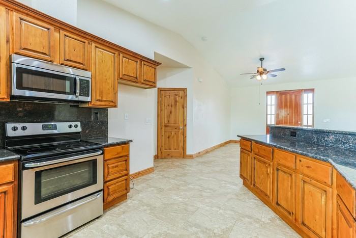 6776 N Overfield Rd - Photo 6 of 15