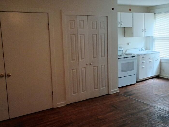 10205 Madison Ave #6 - Photo 3 of 4