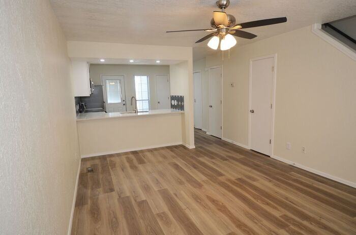 3713 N Saint Charles St - Photo 7 of 18