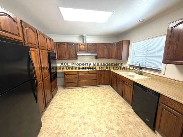 22187 Princeton St #B - Photo 5 of 20