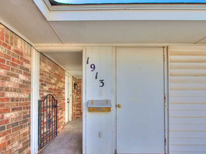1913 N Moulton Ct #1 - Photo 3 of 30