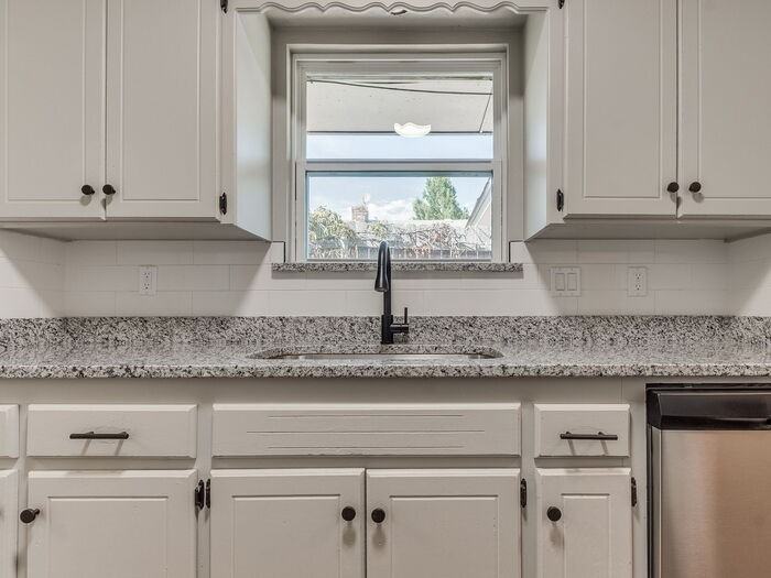 1913 N Moulton Ct #1 - Photo 7 of 30