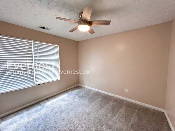 7101 Fairington Ridge Cir - Photo 7 of 17