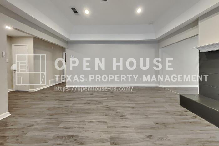 6728 Parkwood Dr - Photo 4 of 22