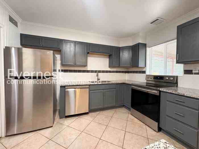 756 Ursula St - Photo 6 of 24