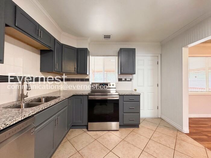 756 Ursula St - Photo 7 of 24
