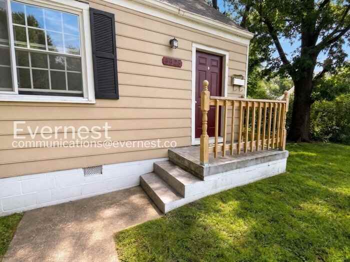 4423 Eanes Ln - Photo 2 of 11