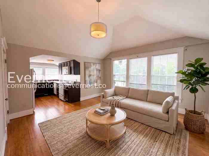 801 Willow St #B - Photo 3 of 19
