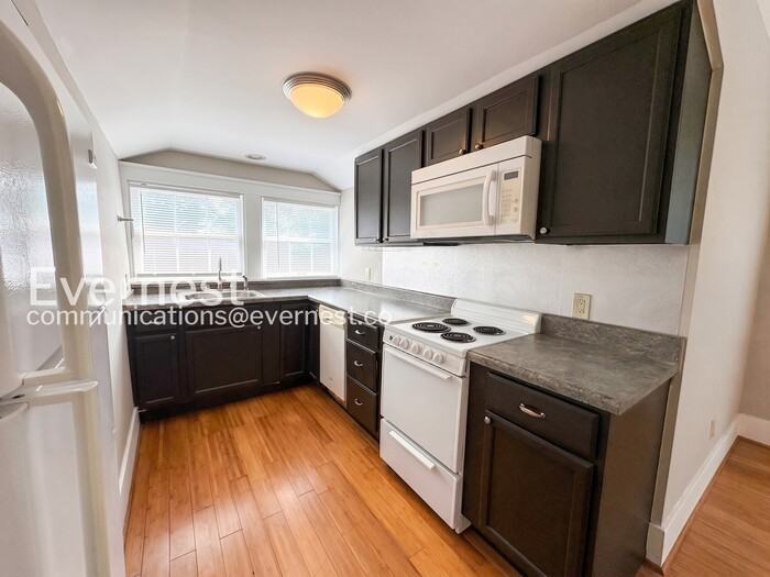 801 Willow St #B - Photo 6 of 19