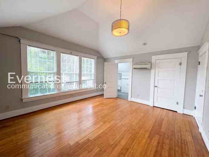 801 Willow St #B - Photo 7 of 19