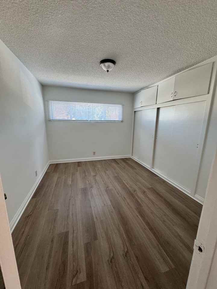 2165 Locust Ave - Photo 4 of 7