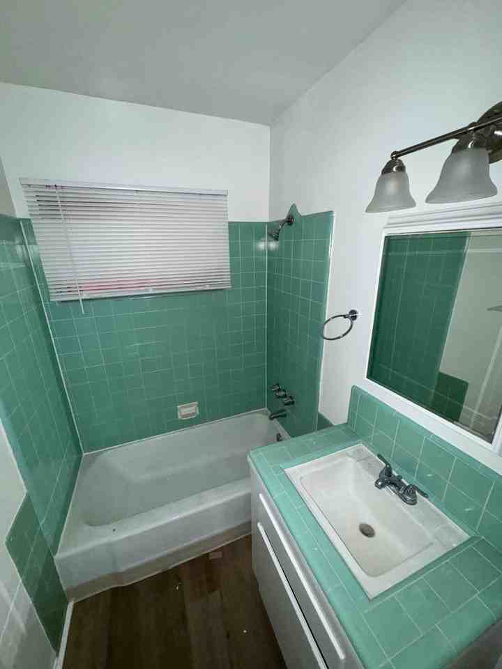 2165 Locust Ave - Photo 5 of 7