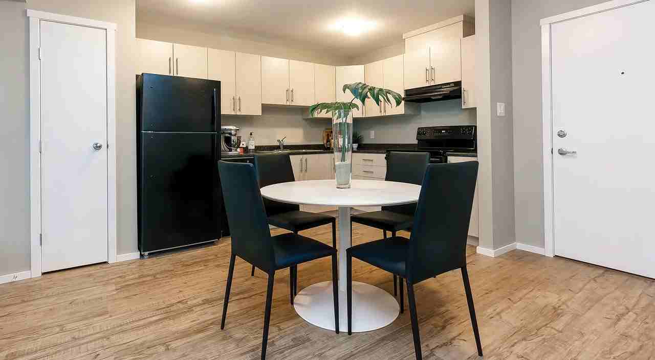Gateway Apartments - Photo 4 of 17