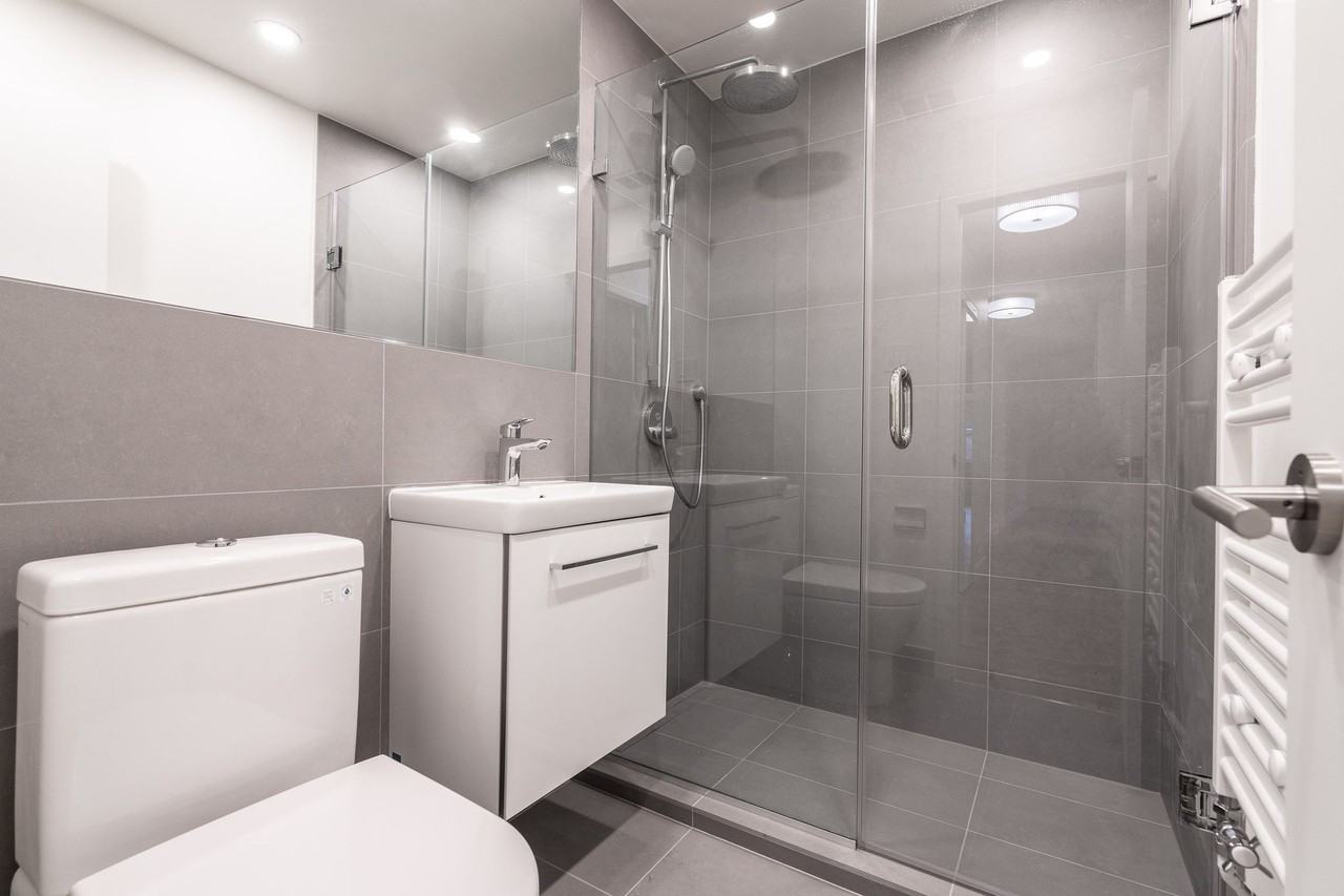 55-56 Eccleston Drive - Photo 7 of 40