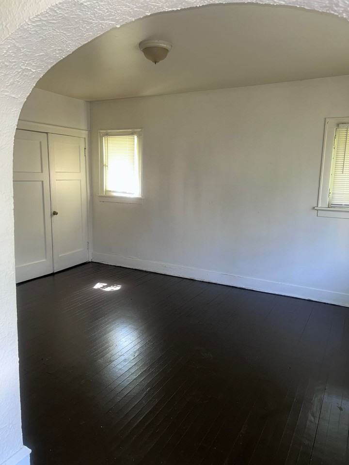 1-bedroom apartment in Milwaukee, WI - Photo 2 of 8