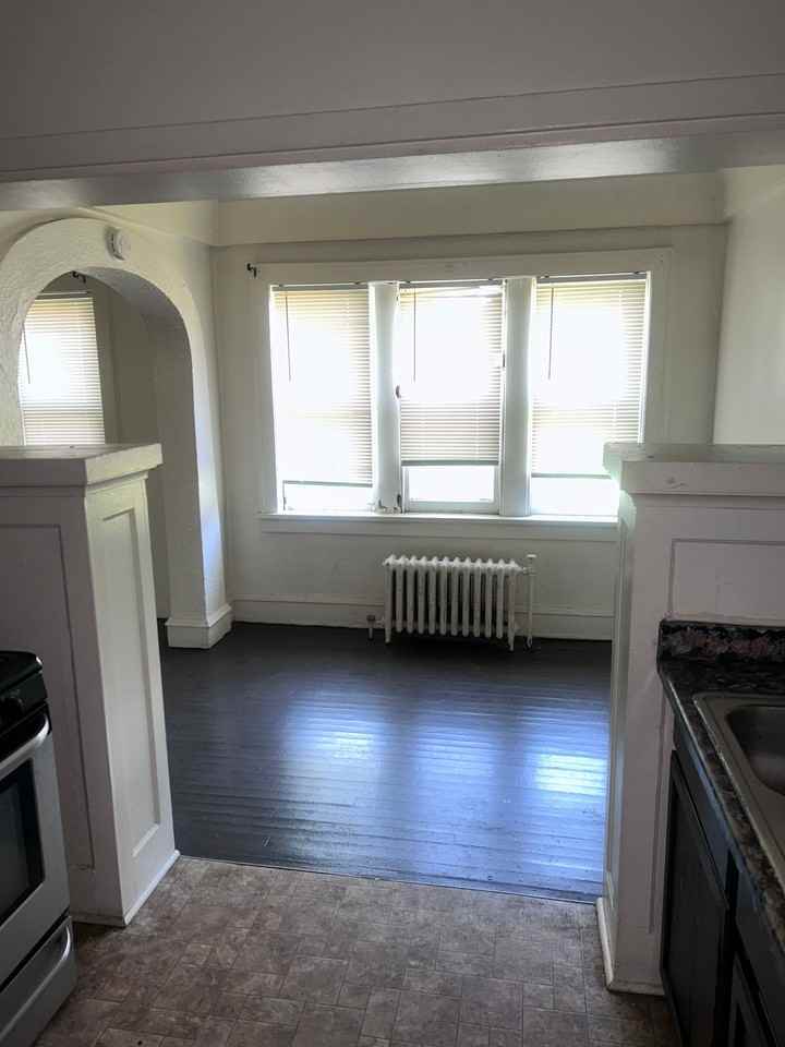 1-bedroom apartment in Milwaukee, WI - Photo 3 of 8