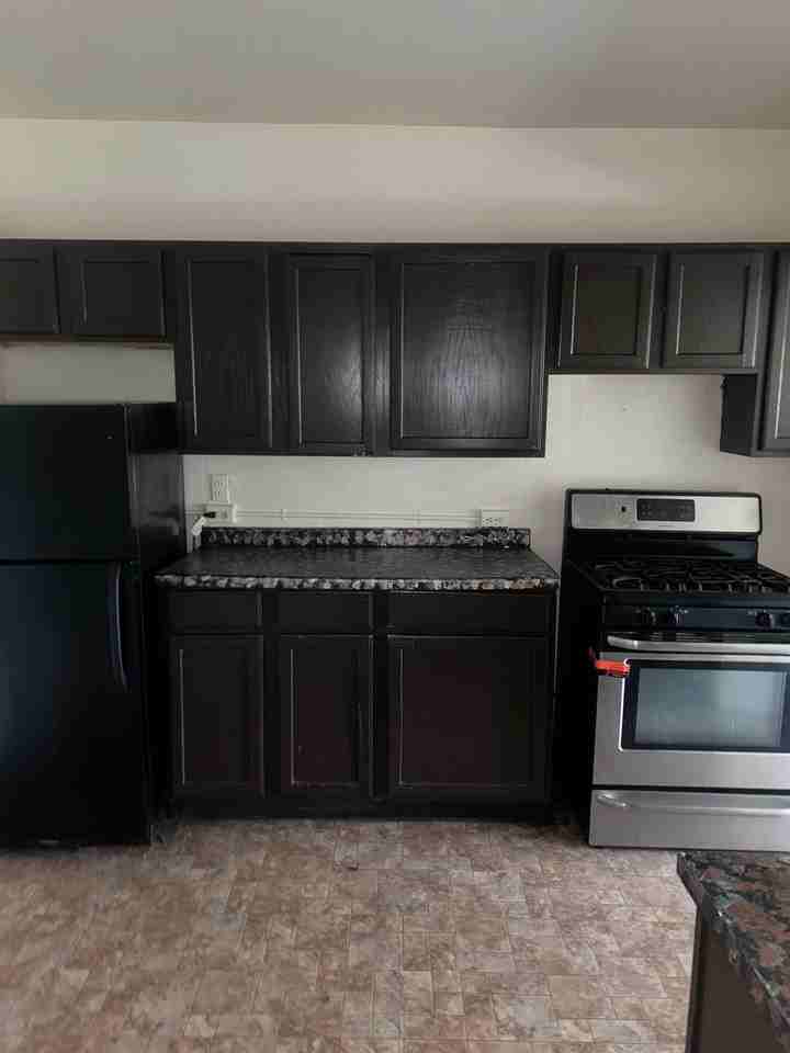 1-bedroom apartment in Milwaukee, WI - Photo 5 of 8