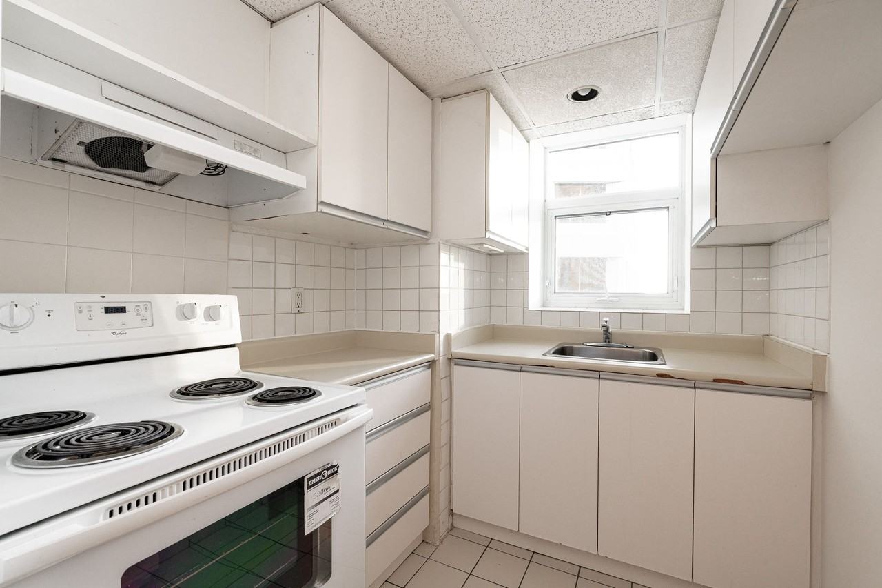 49 St. Clair Avenue West - Photo 2 of 50
