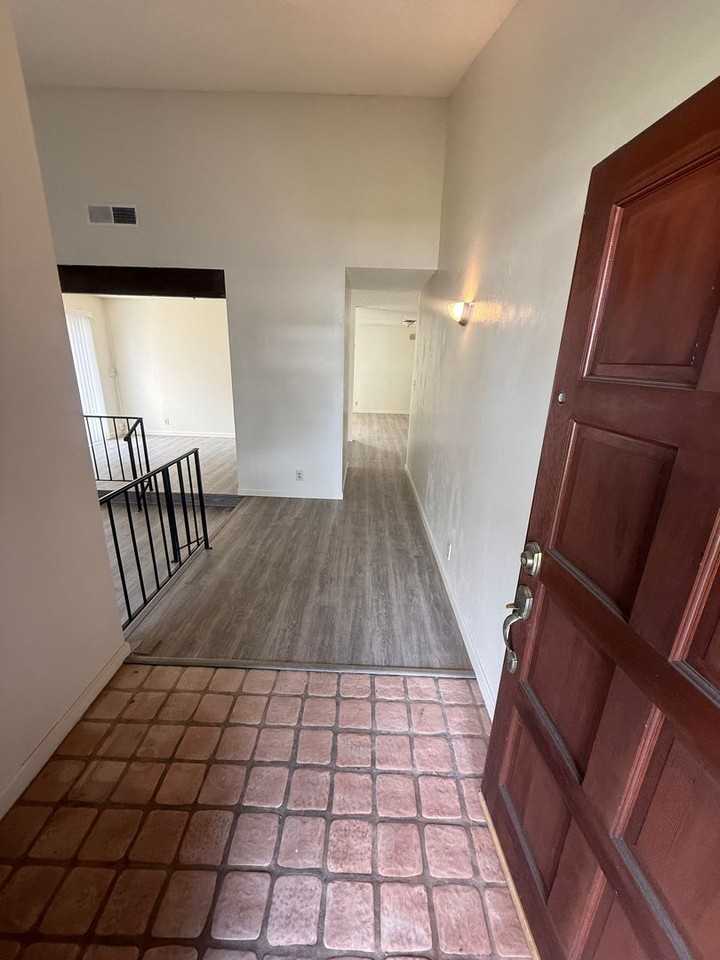 3012 Catalina Dr - Photo 4 of 28