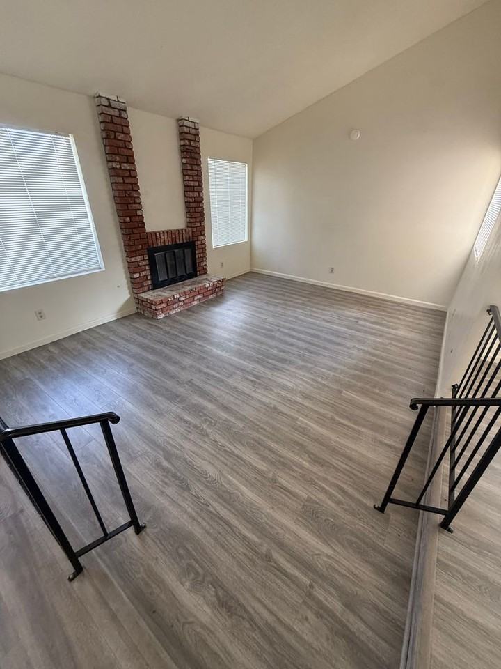 3012 Catalina Dr - Photo 6 of 28