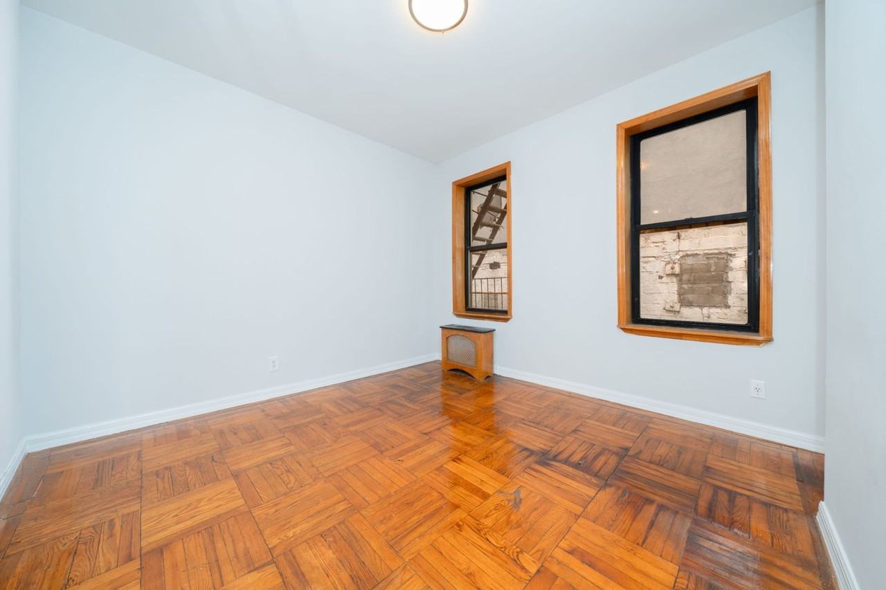 796 9th Ave #44 - Photo 5 of 11