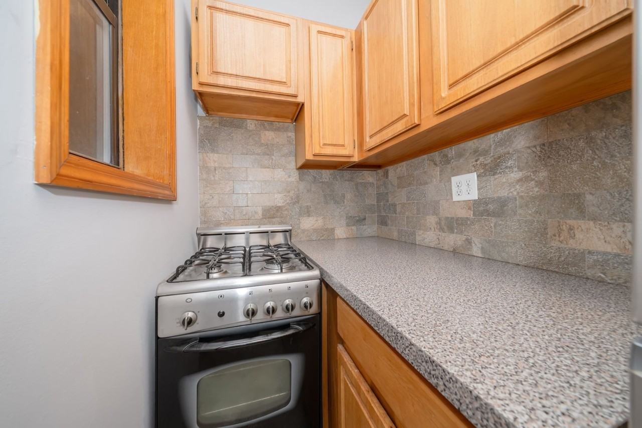 796 9th Ave #44 - Photo 7 of 11