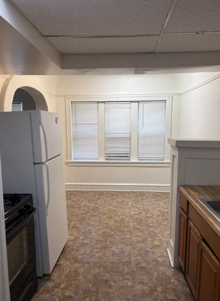Charming 1BR Milwaukee Apartment - Photo 3 of 9