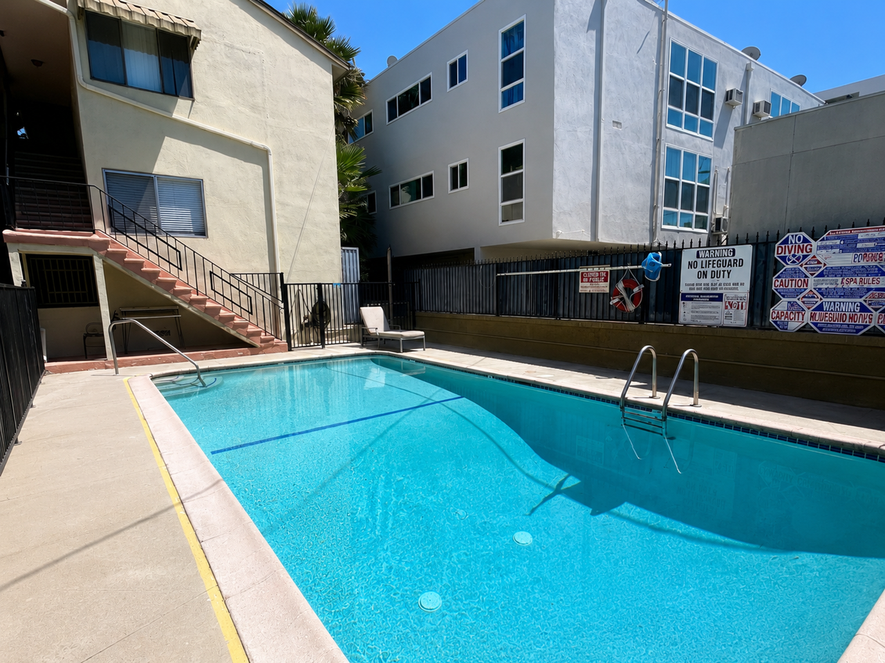 Newly Remodeled Apartments in the Heart of LA - Photo 5 of 9