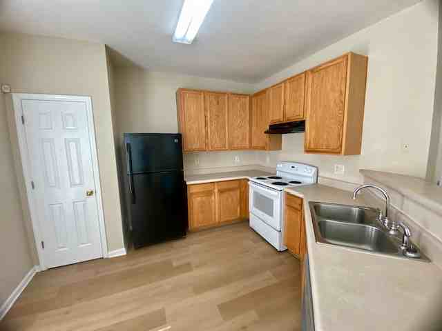 280 Brookview Dr #1 - Photo 2 of 9