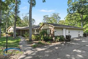 featured image of 4395 Shady Oak Ct #UPPER
