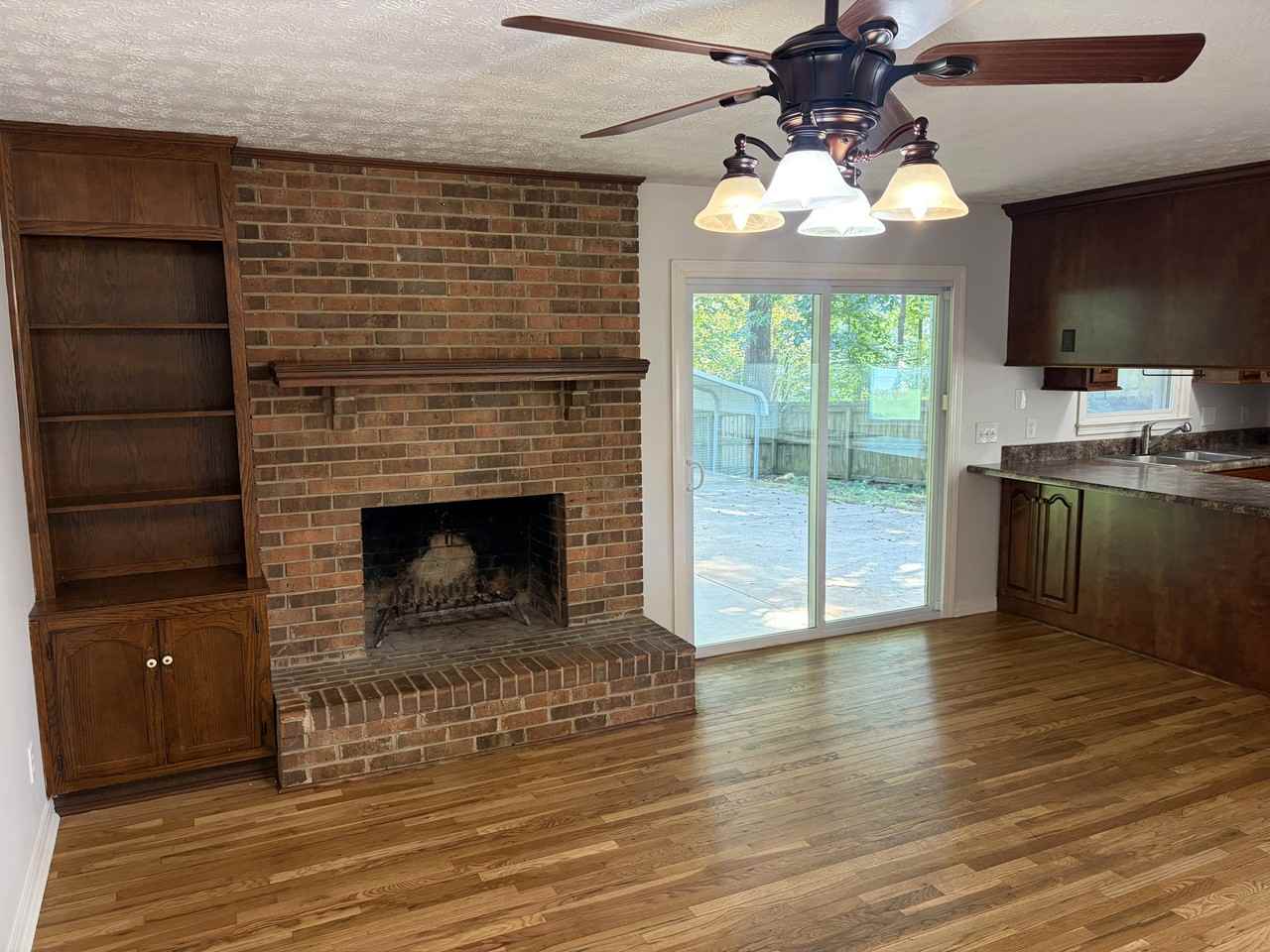 409 Cloverleaf Dr #1 - Photo 2 of 18