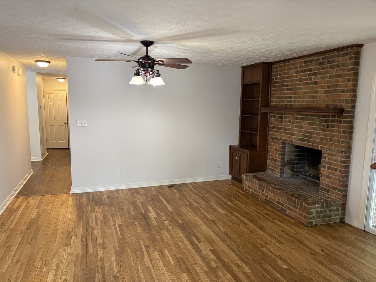 409 Cloverleaf Dr #1 - Photo 4 of 18