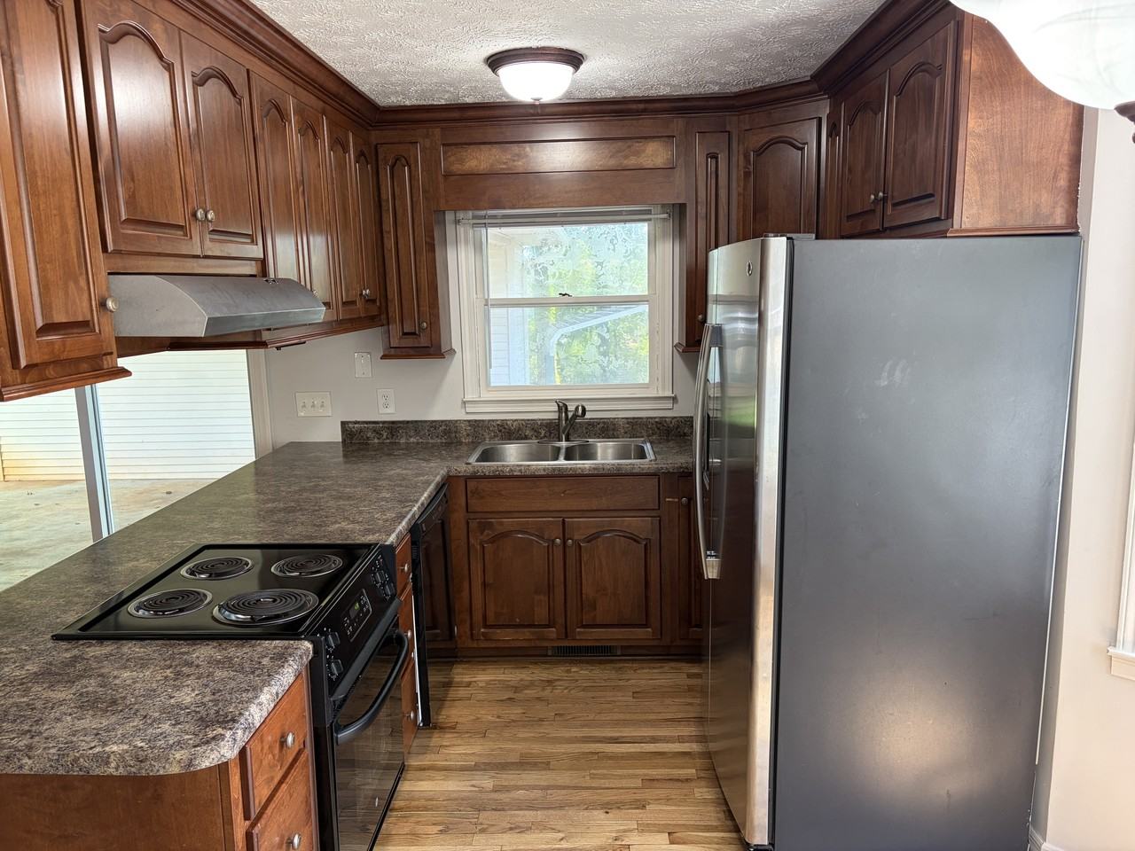 409 Cloverleaf Dr #1 - Photo 5 of 18