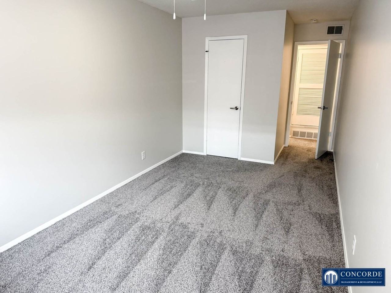 300 S 26th Street - Photo 3 of 16
