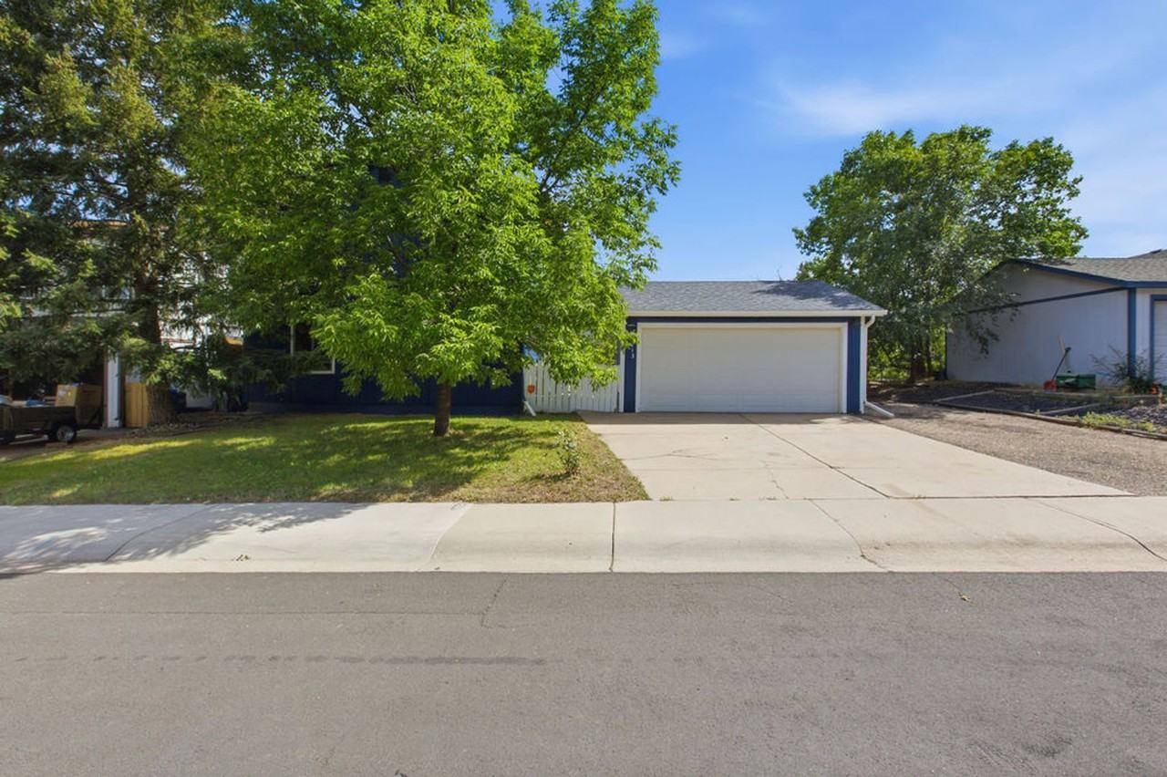 2013 Devonshire Dr - Photo 2 of 39