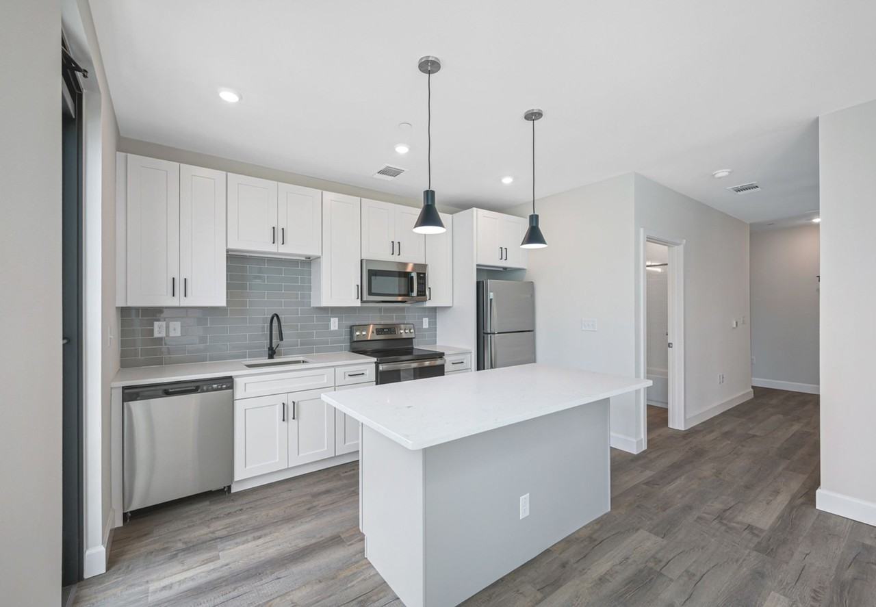 357 South - Photo 2 of 7