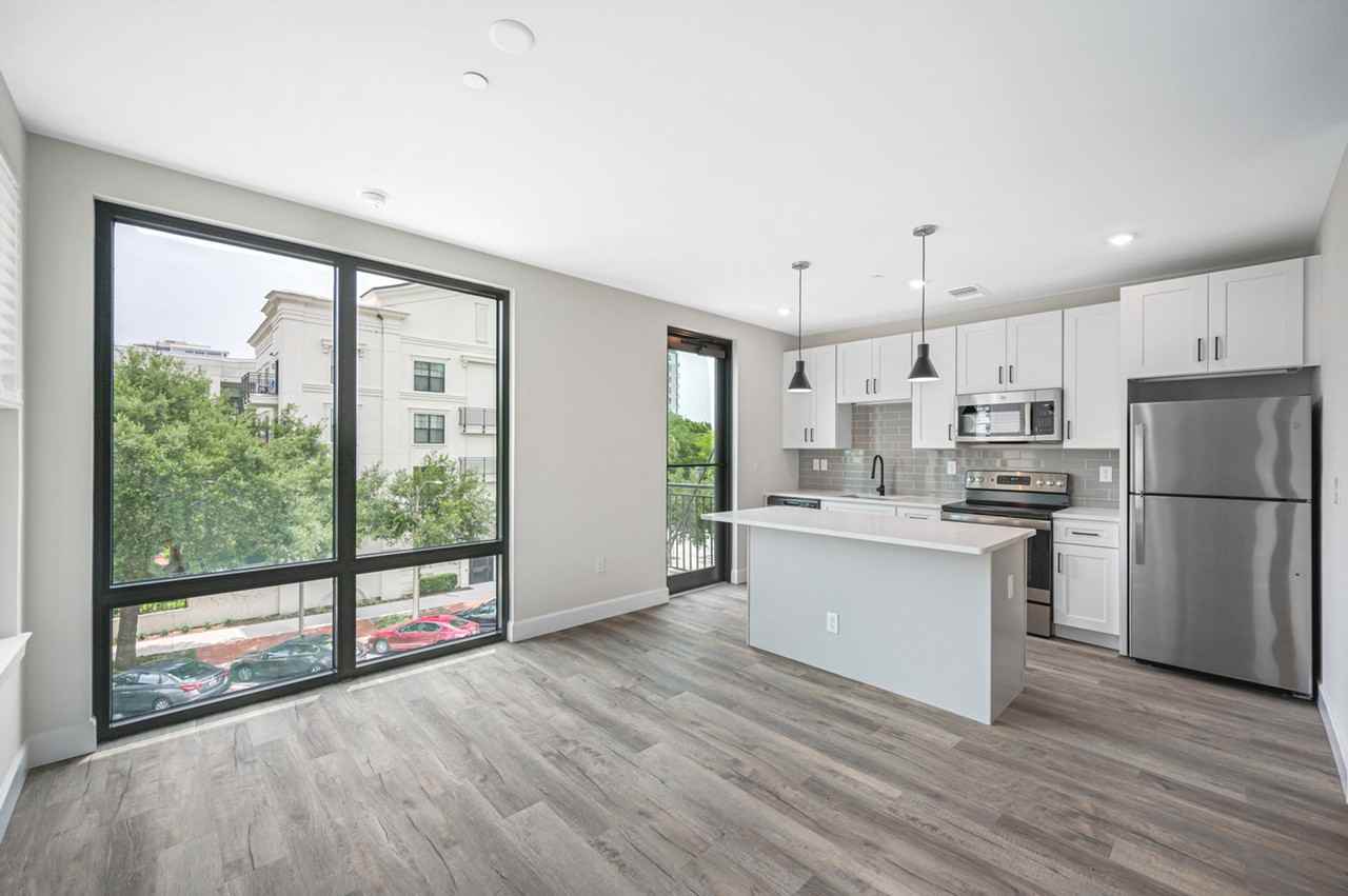 357 South - Photo 3 of 7